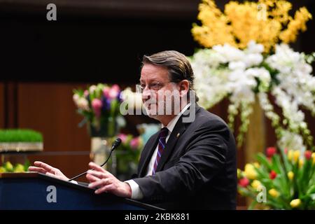 Gary Peters, Senato degli Stati Uniti, parla il 12 marzo 2020 a Washington DC, Stati Uniti - alla vigilia di Nowruz, anno nuovo iraniano, un briefing-pranzo è stato tenuto al Senato dall'Organizzazione delle Comunità iraniane americane (OIAC) il 12 marzo 2020. Il senatore Gary Peters (D-MI), membro della classifica del Comitato per la sicurezza interna del Senato, ha sottolineato le numerose azioni nefasti del regime iraniano e ha affermato che il popolo iraniano dovrebbe avere l'opportunità di avere la propria voce contata. Peters ha detto che il regime è stato direttamente responsabile dell'esecuzione di massa dei prigionieri politici (Foto di Siavosh H Foto Stock