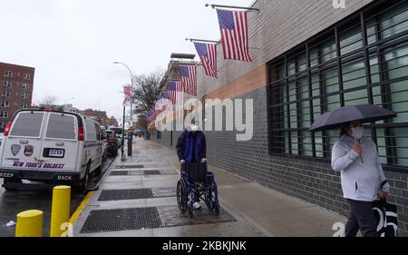 L'esterno dell'Elmhurst Hospital ha chiamato "il centro della crisi del coronavirus" a New York il 25th marzo 2020. (Foto di Selcuk Acar/NurPhoto) Foto Stock