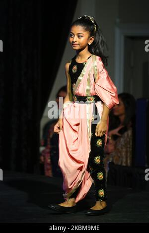 I bambini modellano abiti di fantasia durante una sfilata di moda nuziale dell'India del Sud e dello Sri Lanka in Ontario, Canada, il 29 febbraio 2020. (Foto di Creative Touch Imaging Ltd./NurPhoto) Foto Stock