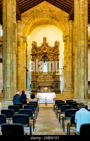 Interno dell'Igreja de Santiago, Coimbra, Portogallo Foto Stock