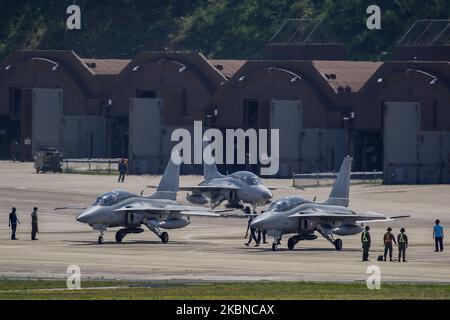 Corea del Sud gli Airfighters volano e atterrano il loro trivello annuale sul cielo in Corea del Sud, a Yecheon, il 6 maggio 2020. La Corea del Nord sembra essere prossima al completamento di un impianto missilistico balistico con la capacità di testare-fuoco missili balistici intercontinentali, un esperto con un think tank USA ha detto Martedì. (Foto di Seung-il Ryu/NurPhoto) Foto Stock