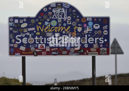 Una visione generale del confine tra Inghilterra e Scozia a carter Bar, Northumberland, Regno Unito il 12 maggio 2020. (Foto di Tom Collins/MI News/NurPhoto) Foto Stock