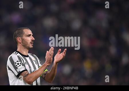 Torino, Italia. 02 novembre 2022. Leonardo Bonucci della Juventus FC gesta durante la partita di calcio della UEFA Champions League tra Juventus FC e Paris Saint-Germain FC. Credit: Nicolò campo/Alamy Live News Foto Stock