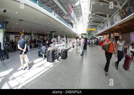 Vista dell'aeroporto di Humberto Delgado, chiamato anche aeroporto di Lisbona, a Lisbona, Portogallo, il 18 aprile 2014. È il più grande aeroporto del Portogallo e uno dei più grandi del sud Europa, e funge da hub DI TAP Air Portugal. (Foto di Oscar Gonzalez/NurPhoto) Foto Stock