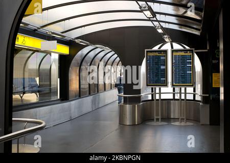 Vista dell'aeroporto di Humberto Delgado, chiamato anche aeroporto di Lisbona, a Lisbona, Portogallo, il 18 aprile 2014. È il più grande aeroporto del Portogallo e uno dei più grandi del sud Europa, e funge da hub DI TAP Air Portugal. (Foto di Oscar Gonzalez/NurPhoto) Foto Stock