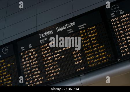 Vista dell'aeroporto di Humberto Delgado, chiamato anche aeroporto di Lisbona, a Lisbona, Portogallo, il 18 aprile 2014. È il più grande aeroporto del Portogallo e uno dei più grandi del sud Europa, e funge da hub DI TAP Air Portugal. (Foto di Oscar Gonzalez/NurPhoto) Foto Stock