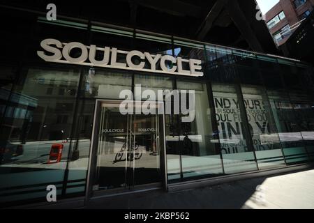 Una vista del Soul Cycle durante la pandemia di coronavirus il 20 maggio 2020 a New York City. Il COVID-19 si è diffuso nella maggior parte dei paesi del mondo, mietendo oltre 316.000 vittime e riportando oltre 4,8 milioni di infezioni. (Foto di John Nacion/NurPhoto) Foto Stock