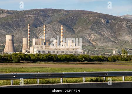 Agios Dimitrios, Kozani nella Grecia settentrionale. Vista della centrale elettrica di Agios Dimitrios vicino alla città greca settentrionale di Kozani. La centrale elettrica di Agios Dimitrios è la più grande centrale elettrica lignite del paese, con una capacità di 1600MW. L'impianto brucia la lignite estratta attraverso il processo di estrazione dell'opencast nelle vicine località di Tolomaida e Amyntaio nella Macedonia occidentale. La stazione è di proprietà della Public Power Corporation. Maggio 2020 (foto di Nicolas Economou/NurPhoto) Foto Stock