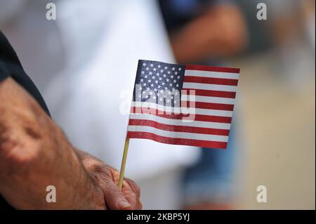 I membri del VFW Post 10380 onorano i soldati di mia e POW durante la cerimonia del Memorial Day 2019 al Veteran’s Park, lunedì 27 maggio 2019, a Cincinnati, Ohio, Stati Uniti. (Foto di Jason Whitman/NurPhoto) Foto Stock