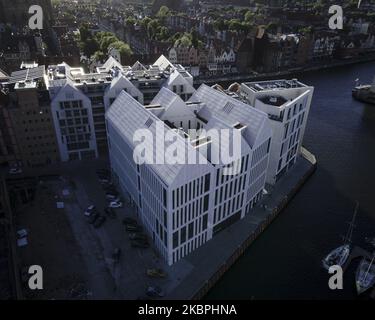 La Granaria o Granary Island è visto il 31 maggio 2020 a Danzica, Polonia. I vecchi granai o magazzini sull'isola granaria erano il centro della ricchezza della città nei secoli precedenti quando Danzica faceva parte della lega anseatica. Gli edifici dell'isola granaria furono per lo più distrutti durante la guerra mondiale del 2. (Foto di Jaap Arriens/NurPhoto) Foto Stock