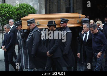 Gli ex piloti di Formula uno Alain Prost, Jean Alesi, Nelson Piquet e il campione del mondo di Formula uno Lewis Hamilton camminano in una bara durante i funerali di Niki Lauda alla cattedrale di Santo Stefano a Vienna, in Austria, il 29 maggio 2019. (Foto di Jakub Porzycki/NurPhoto) Foto Stock