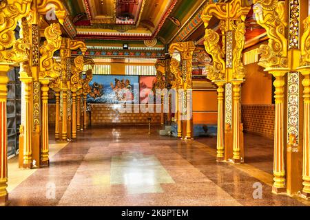 Interno del tempio indù di Arul Eswari Muthumariamman a Jaffna, Sri Lanka il 15 agosto 2017. (Foto di Creative Touch Imaging Ltd./NurPhoto) Foto Stock