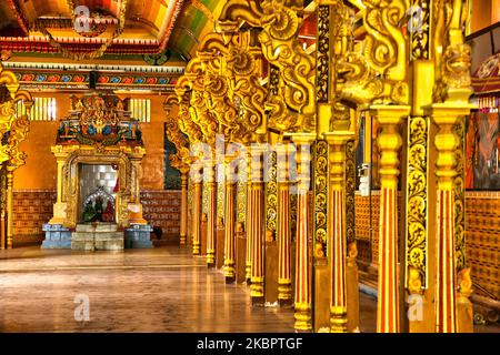 Interno del tempio indù di Arul Eswari Muthumariamman a Jaffna, Sri Lanka il 15 agosto 2017. (Foto di Creative Touch Imaging Ltd./NurPhoto) Foto Stock