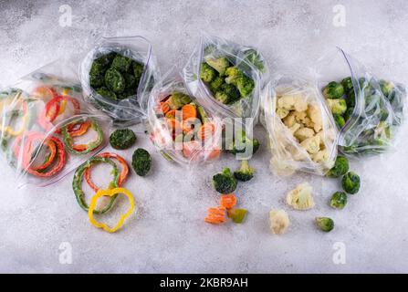 Verdure congelate diverse. Conservazione di cibo. Foto Stock