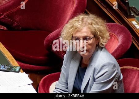 Il Ministro francese del lavoro Muriel Penicaud partecipa alla sessione delle interrogazioni al Gouvernment dei Senatori il 17 giugno 2020 a Parigi, Francia. (Foto di Daniel Pier/NurPhoto) Foto Stock