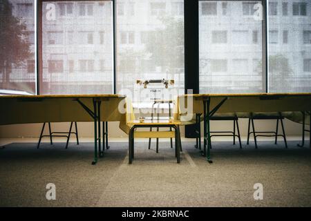 Vista di un seggio sul sito del centro di voto Paul Ricoeur, il giorno in cui è stato istituito in preparazione del secondo turno di elezioni comunali. Francia, Rennes, 26 giugno 2020. (Foto di Vernault Quentin/NurPhoto) Foto Stock