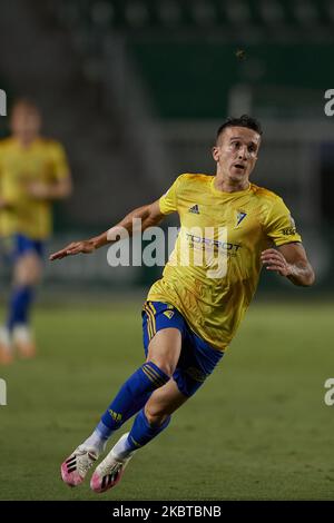 Salvi Sanchez di Cadice corre durante la partita la Liga Smartbank tra Elche CF e Cadice CF a Estadio Martinez Valero il 30 giugno 2020 a Elche, Spagna. (Foto di Jose Breton/Pics Action/NurPhoto) Foto Stock