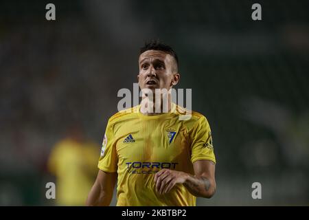 Salvi Sanchez di Cadice guarda durante la partita la Liga Smartbank tra Elche CF e Cadice CF a Estadio Martinez Valero il 30 giugno 2020 a Elche, Spagna. (Foto di Jose Breton/Pics Action/NurPhoto) Foto Stock