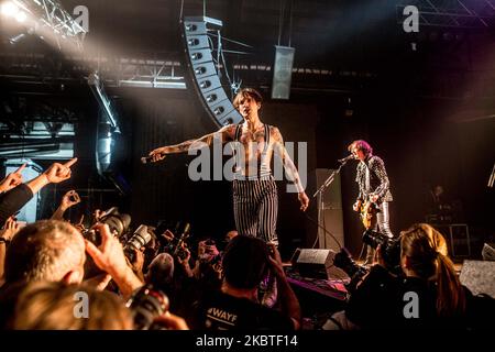 Justin Hawkins of the Darkness suona dal vivo ad Alcatraz a Milano il 24 2016 gennaio (Foto di Mairo Cinquetti/NurPhoto) Foto Stock