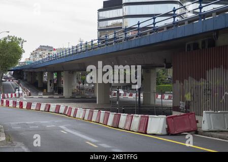 Vista del ponte che unisce le strade di Joaquin Costa e Francisco Silvela, che è stato chiuso dal comune di Madrid per demolizione a causa del 'rischio reale' che potrebbe crollare a causa dei danni strutturali che presenta, a Madrid, Spagna il 12 luglio 2020. (Foto di Oscar Gonzalez/NurPhoto) Foto Stock