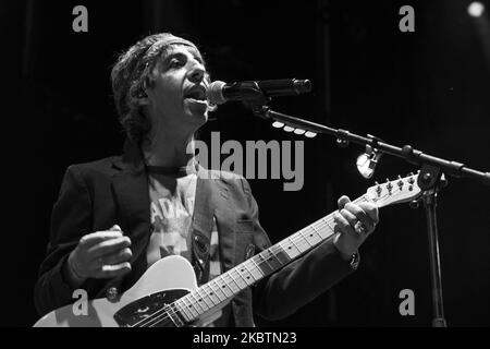 Il membro del gruppo Sidonie, Marc Ros, durante il concerto che hanno offerto stasera all'Ifema di Madrid, incluso nel festival ''Abre Madrid''. 15 luglio 2020 Spagna (Foto di Oscar Gonzalez/NurPhoto) Foto Stock