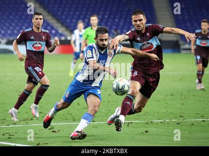 Okay Yokuslu e Matias Vargas durante la partita tra RCD Espanyol e Real Club Celta de Vigo, corrispondente alla settimana 38 della Liga Santander, giocata allo stadio RCDE, 19th luglio 2020, a Barcellona, Spagna. (Foto di Joan Valls/Urbanandsport /NurPhoto) Foto Stock