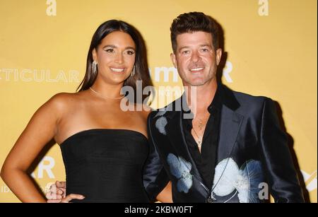 West Hollywood, California. 03rd Nov 2022. (L-R) Aprile Love Geary e Robin Thicke partecipano al Gala dell'AMFAR 2022 di Los Angeles al Pacific Design Center il 03 Novembre 2022 a West Hollywood, California. Credit: Jeffrey Mayer/JTM Photos/Media Punch/Alamy Live News Foto Stock