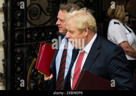 Il primo ministro britannico Boris Johnson arriva al 10 di Downing Street nel centro di Londra dopo aver presieduto una riunione del Gabinetto presso l'Ufficio degli Esteri il 21 luglio 2020 a Londra, in Inghilterra. Boris Johnson ha convocato i suoi alti ministri per un primo incontro faccia a faccia dall’inizio del blocco di Coronavirus a marzo, mentre il governo incoraggia più persone a tornare sul posto di lavoro dal 1st agosto. (Foto di Wiktor Szymanowicz/NurPhoto) Foto Stock