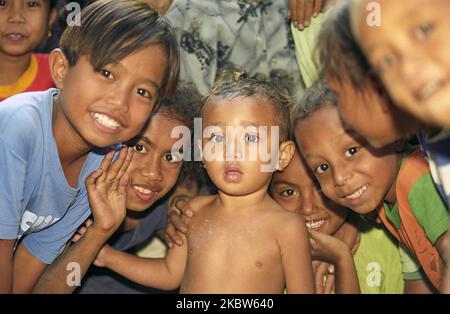 Independence Day scene e vita quotidiana timorese il 7day a Dili e Atambua Village, Timor-Leste, il 20 maggio 2002. Potrait per bambini all'orfanotrofio a Dili, Timor-Leste. (Foto di Seung-il Ryu/NurPhoto) Foto Stock