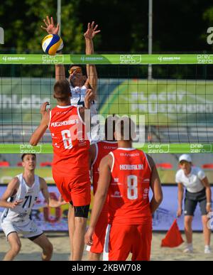 Asseco Resovia (Red) vs Grupa Azoty ZAKSA Kedzierzyn-Kozle (White) partita di pallavolo, durante il torneo PreZero Grand Prix di Cracovia, al complesso sportivo KS Wanda di Cracovia. I migliori giocatori di pallavolo di PlusLiga, TAURON Liga, si incontrano a Cracovia questo fine settimana durante i primi tre tornei del PreZero Grand Prix. Sabato 25 luglio 2020, a Cracovia, Malopolskie Voivodato, Polonia. (Foto di Artur Widak/NurPhoto) Foto Stock