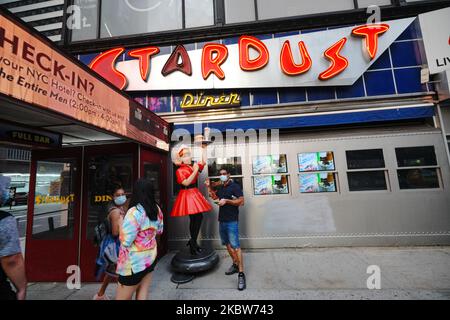 Musical Midtown Staple Ellen's Stardust Diner May Close for Good, deve $ 600K in affitto come New York City entra fase 4 di riapertura a seguito di restrizioni imposte per rallentare la diffusione del coronavirus il 25 luglio 2020 a New York City. La quarta fase permette di praticare arti e intrattenimento all'aperto, eventi sportivi senza tifosi e produzioni mediatiche. (Foto di John Nacion/NurPhoto) Foto Stock