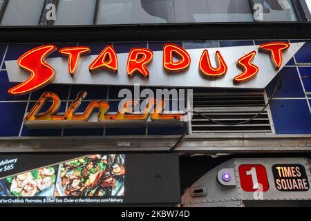 Musical Midtown Staple Ellen's Stardust Diner May Close for Good, deve $ 600K in affitto come New York City entra fase 4 di riapertura a seguito di restrizioni imposte per rallentare la diffusione del coronavirus il 25 luglio 2020 a New York City. La quarta fase permette di praticare arti e intrattenimento all'aperto, eventi sportivi senza tifosi e produzioni mediatiche. (Foto di John Nacion/NurPhoto) Foto Stock