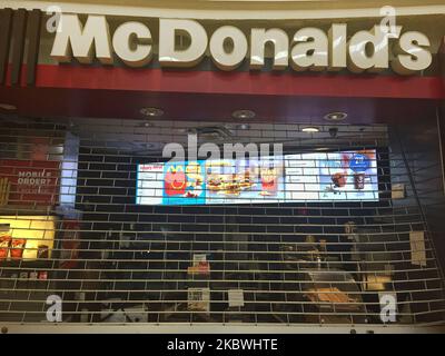 Il ristorante McDonalds è chiuso durante il nuovo coronavirus (COVID-19) a Toronto, Ontario, Canada il 31 luglio 2020. (Foto di Creative Touch Imaging Ltd./NurPhoto) Foto Stock