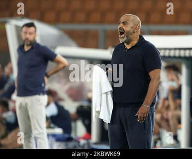 Fabio Liverani capo allenatore di Lecce durante la Serie A match tra Lecce e Parma Calcio il 2 agosto 2020 stadio 'via del Mare' a Lecce, Italia (Photo by Gabriele Maricchiolo/NurPhoto) Foto Stock