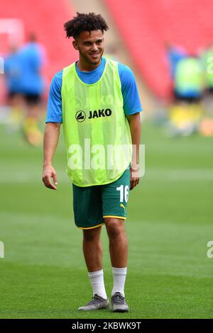 Dion Kelly-Evans (16) di Notts County si scalda durante la finale di gioco della Vanarama National League tra Notts County e Harrogate Town al Wembley Stadium, Londra, Regno Unito, il 2 agosto 2020. (Foto di Jon Hobley/MI News/NurPhoto) Foto Stock