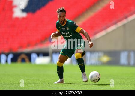 Kyle Wootton (14) di Notts County durante la finale di gioco della Vanarama National League tra Notts County e Harrogate Town allo Stadio di Wembley, Londra, Regno Unito, il 2 agosto 2020. (Foto di Jon Hobley/MI News/NurPhoto) Foto Stock