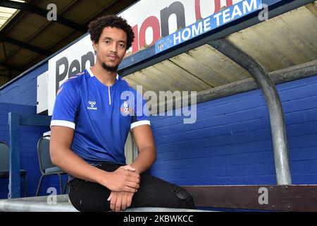 Cameron Borthwick Jackson firma per Oldham Athletic per un'altra stagione a Boundary Park, Oldham, Inghilterra il 2 agosto 2020. (Foto di Eddie Garvey/MI News/NurPhoto) Foto Stock