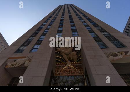 La piattaforma di osservazione Top of the Rock riapre a New York. New York City continua la fase 4 della riapertura a seguito delle restrizioni imposte per rallentare la diffusione del coronavirus il 6 agosto 2020 a New York City. La quarta fase permette di praticare arti e intrattenimento all'aperto, eventi sportivi senza tifosi e produzioni mediatiche. (Foto di John Nacion/NurPhoto) Foto Stock