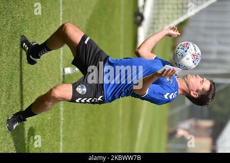 Oldham Athletic Head Coach Harry Kewell durante gli allenamenti pre-stagione a Chapel Road, Oldham, Inghilterra, il 7 agosto 2020. (Foto di Eddie Garvey/MI News/NurPhoto) Foto Stock