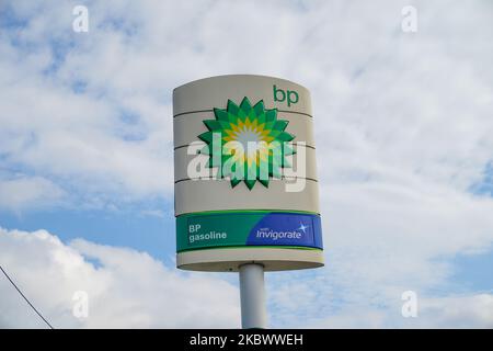 Vista di una stazione di rifornimento BP a Flushing, Queens, New York il 7 agosto 2020. BP è pronta a vendere "asset tranded" anche se i prezzi del petrolio si radunano, afferma il report. (Foto di John Nacion/NurPhoto) Foto Stock