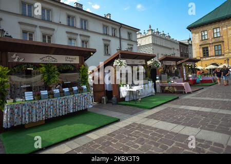 L'edizione 18th del festival annuale 'Pierogi' (Festival degli gnocchi) si svolge nella Piazza del piccolo mercato di Cracovia, con solo pochi turisti stranieri e locali che assistono a causa della pandemia del coronavirus in corso. Giovedì 13 agosto 2020, a Cracovia, Polonia. (Foto di Artur Widak/NurPhoto) Foto Stock