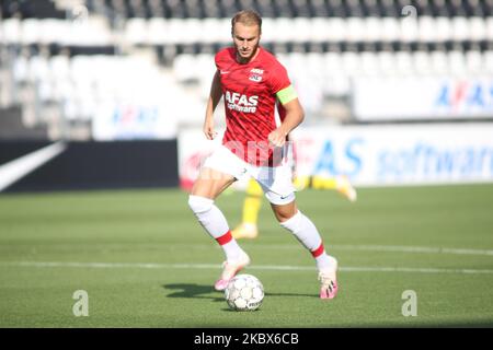 Teun Koopmeiners (AZ Alkmaar) controlla la palla durante un amichevole incontro tra AZ Alkmaar e MONACO allo stadio AFAS, ad Alkmaar, Paesi Bassi, il 15 agosto 2020. (Foto di Federico Guerra Moran/NurPhoto) Foto Stock