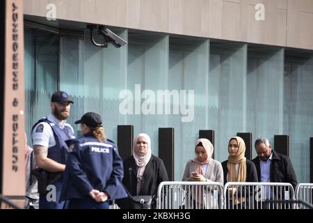 I sopravvissuti e i familiari delle vittime lasciano Christchurch High CourtÂ durante il secondo giorno dell'udienza di quattro giorni di condanna di Brenton Harrison Tarrant a Christchurch, Nuova Zelanda, il 25 agosto 2020. Il supremacista bianco australiano Tarrant, 29 anni, che ha compiuto l'attacco a due moschee il 15 marzo 2019, sarà condannato a 51 omicidi, 40 tentativi di omicidio e una accusa ai sensi della legge sulla repressione del terrorismo. (Foto di Sanka Vidanagama/NurPhoto) Foto Stock