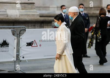 Carla Fracci e il marito Beppe Menegatti arrivano alla Messa di Requiem al Duomo di Milano per le vittime di Covid, Milano, 04 2020 settembre (Foto di Mairo Cinquetti/NurPhoto) Foto Stock