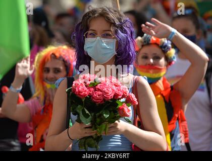 Attivisti pro-LGBT e loro sostenitori durante l'annuale Katowice Equality marzo 2020. Il 5 settembre 2020, a Katowice, Voivodato silesiano, Polonia. (Foto di Artur Widak/NurPhoto) Foto Stock