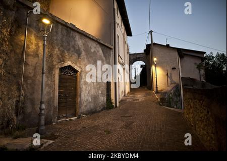 Borgo Universo è un museo all'aperto situato ad Aielli, l'Aquila, Abruzzo, il 7 settembre 2020. (Foto di Andrea Mancini/NurPhoto) Foto Stock