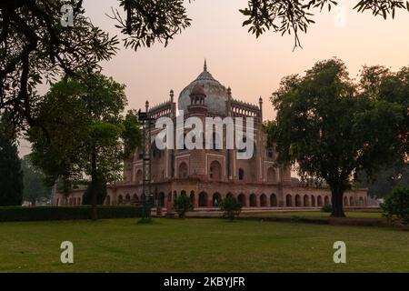 Vista ultra ampia della Tomba di Safdarjang dal cortile, nuova Delhi, India Foto Stock