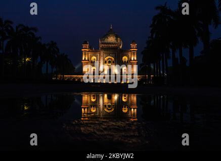 Vista ultra ampia della Tomba di Safdarjang dal cortile, nuova Delhi, India Foto Stock