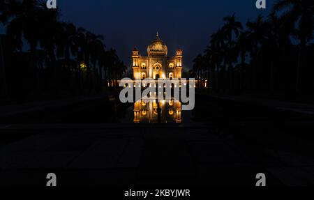 Vista ultra ampia della Tomba di Safdarjang dal cortile, nuova Delhi, India Foto Stock