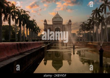 Vista ultra ampia della Tomba di Safdarjang dal cortile, nuova Delhi, India Foto Stock